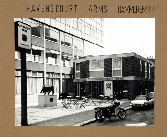 Framed Print : Photograph of Ravenscourt Arms, Hammersmith (New), London Framed Print : Photograph of Ravenscourt Arms, Hammersmith (New), London
