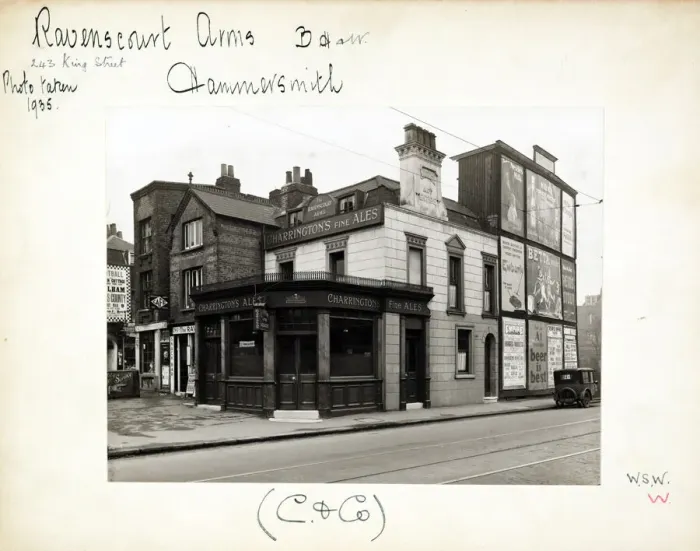 Framed Print : Photograph of Ravenscourt Arms, Hammersmith (Old), London
