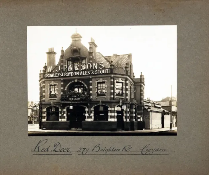 Framed Print : Photograph of Red Deer PH, Croydon, Surrey Framed Print : Photograph of Red Deer PH, Croydon, Surrey