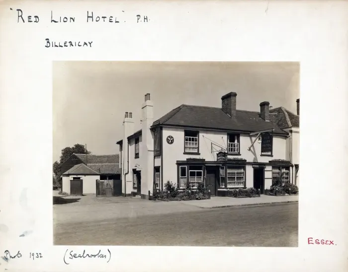 Framed Print : Photograph of Red Lion Hotel, Billericay, Essex Framed Print : Photograph of Red Lion Hotel, Billericay, Essex