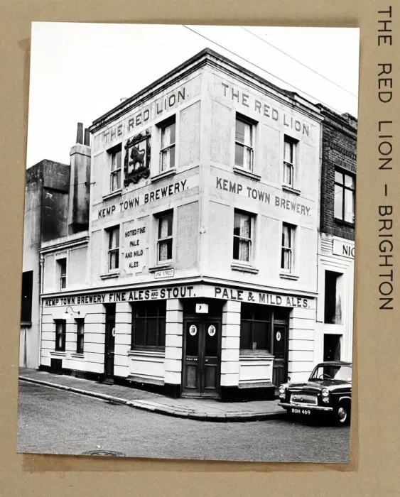 Framed Print : Photograph of Red Lion PH, Brighton, Sussex Framed Print : Photograph of Red Lion PH, Brighton, Sussex