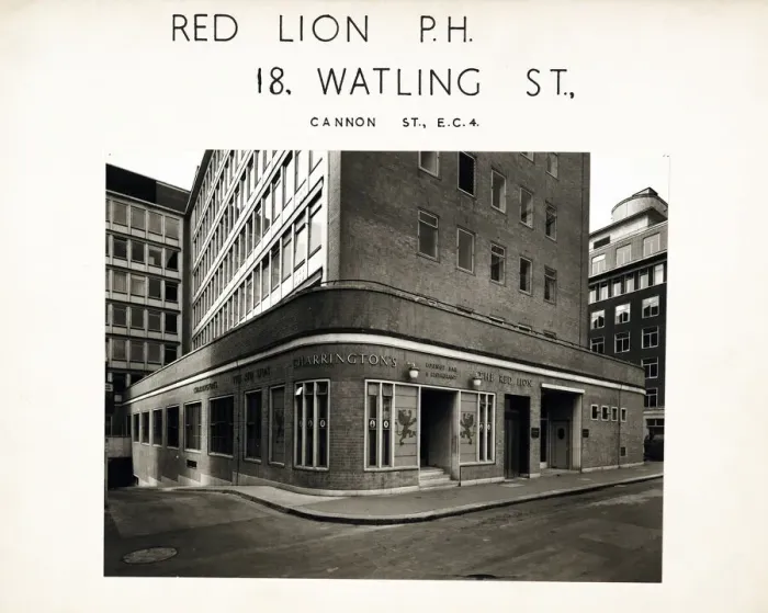 Framed Print : Photograph of Red Lion PH, City, London Framed Print : Photograph of Red Lion PH, City, London