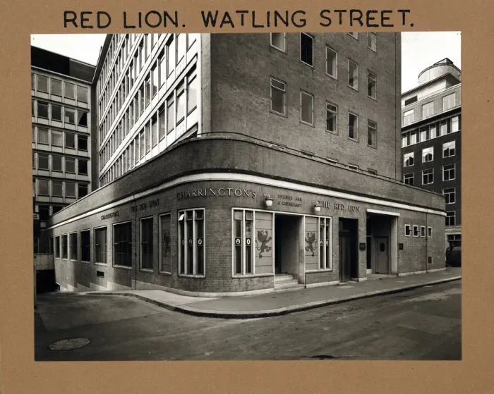 Framed Print : Photograph of Red Lion PH, City, London Framed Print : Photograph of Red Lion PH, City, London