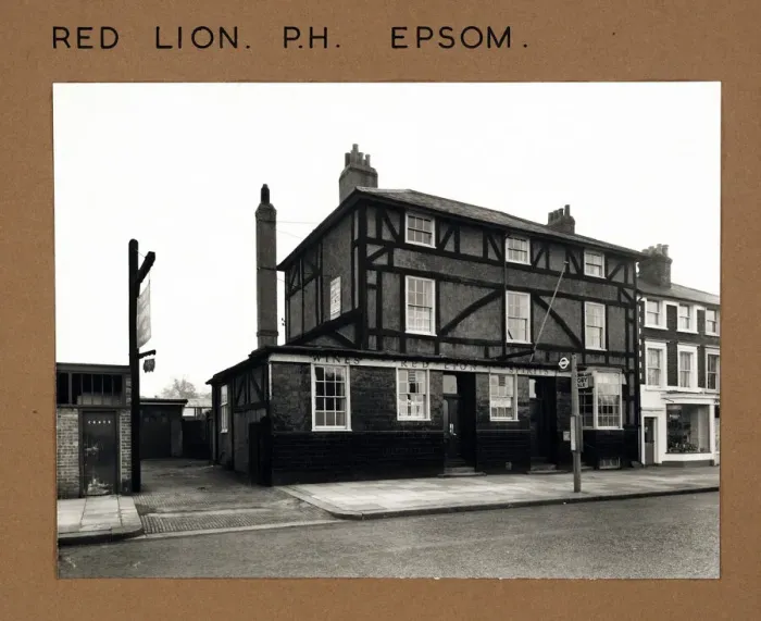 Framed Print : Photograph of Red Lion PH, Epsom, Surrey Framed Print : Photograph of Red Lion PH, Epsom, Surrey