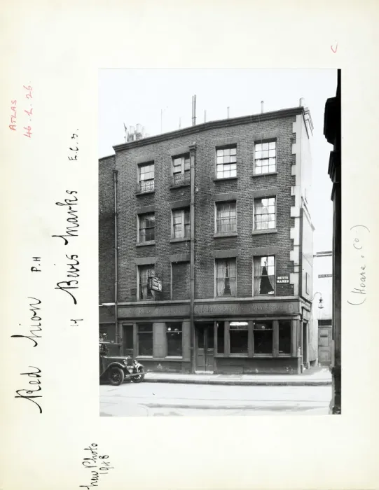 Framed Print : Photograph of Red Lion PH, Houndsditch (Old), London Framed Print : Photograph of Red Lion PH, Houndsditch (Old), London