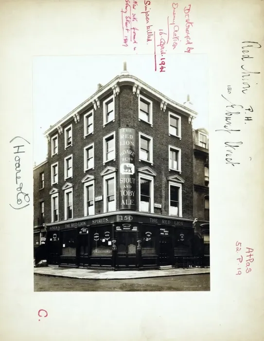 Framed Print : Photograph of Red Lion PH, Pimlico (Old), London Framed Print : Photograph of Red Lion PH, Pimlico (Old), London