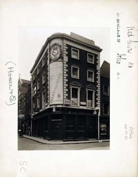 Framed Print : Photograph of Red Lion PH, Shaftesbury Avenue, London Framed Print : Photograph of Red Lion PH, Shaftesbury Avenue, London
