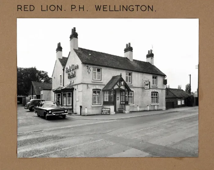 Framed Print : Photograph of Red Lion PH, Wellington, Shropshire Framed Print : Photograph of Red Lion PH, Wellington, Shropshire