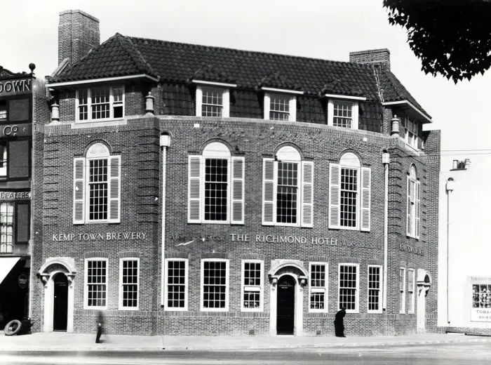 Framed Print : Photograph of Richmond Hotel, Brighton, Sussex Framed Print : Photograph of Richmond Hotel, Brighton, Sussex