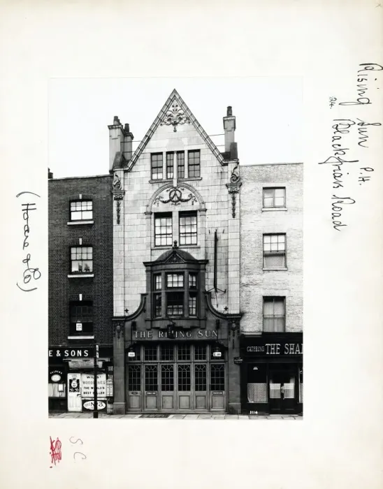 Framed Print : Photograph of Rising Sun PH, Blackfriars, London Framed Print : Photograph of Rising Sun PH, Blackfriars, London