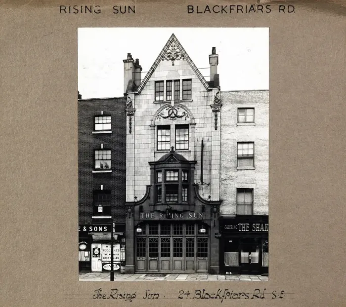 Framed Print : Photograph of Rising Sun PH, Blackfriars, London Framed Print : Photograph of Rising Sun PH, Blackfriars, London