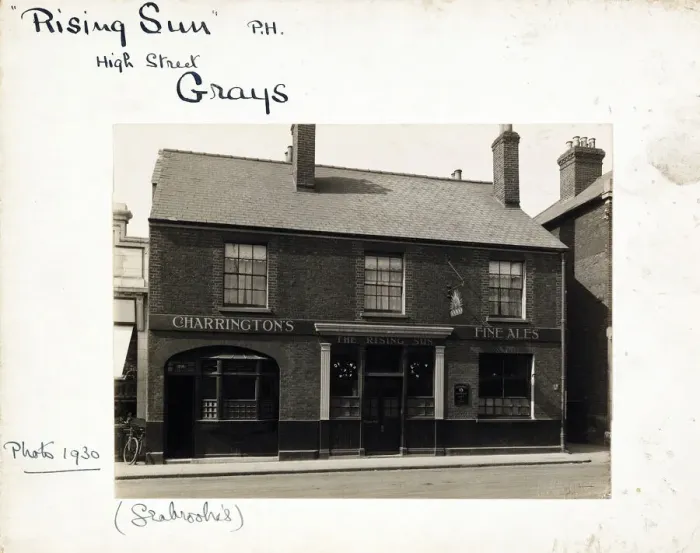 Framed Print : Photograph of Rising Sun PH, Grays, Essex Framed Print : Photograph of Rising Sun PH, Grays, Essex