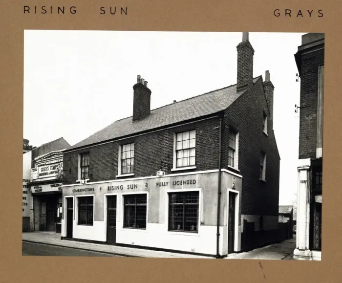 Framed Print : Photograph of Rising Sun PH, Grays, Essex Framed Print : Photograph of Rising Sun PH, Grays, Essex