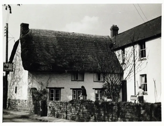 Framed Print : Photograph of Rising Sun PH, Langport, Somerset Framed Print : Photograph of Rising Sun PH, Langport, Somerset