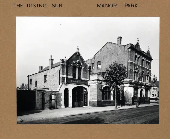 Framed Print : Photograph of Rising Sun PH, Manor Park, London Framed Print : Photograph of Rising Sun PH, Manor Park, London
