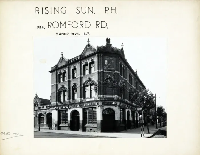Framed Print : Photograph of Rising Sun PH, Manor Park, London Framed Print : Photograph of Rising Sun PH, Manor Park, London