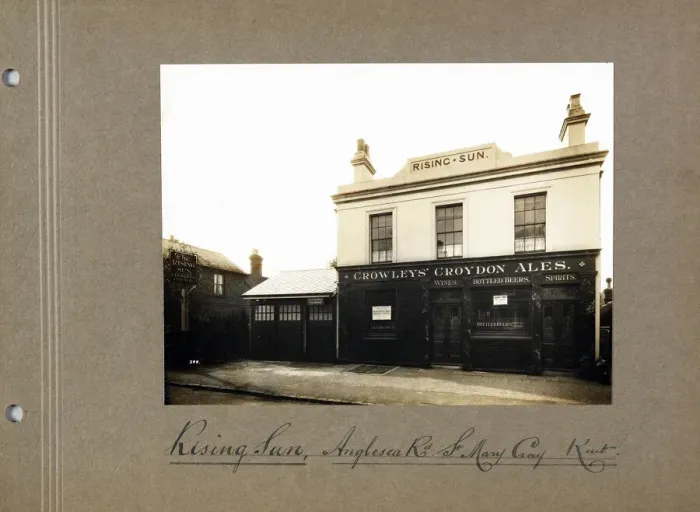 Framed Print : Photograph of Rising Sun PH, St Mary Cray, Greater London Framed Print : Photograph of Rising Sun PH, St Mary Cray, Greater London