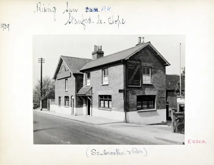 Framed Print : Photograph of Rising Sun PH, Stanford le Hope, Essex Framed Print : Photograph of Rising Sun PH, Stanford le Hope, Essex