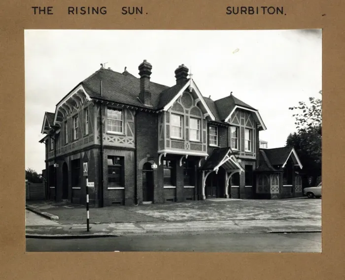 Framed Print : Photograph of Rising Sun PH, Surbiton, Surrey Framed Print : Photograph of Rising Sun PH, Surbiton, Surrey