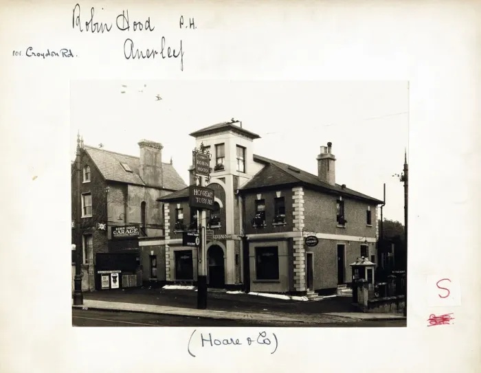 Framed Print : Photograph of Robin Hood PH, Anerley, Greater London Framed Print : Photograph of Robin Hood PH, Anerley, Greater London