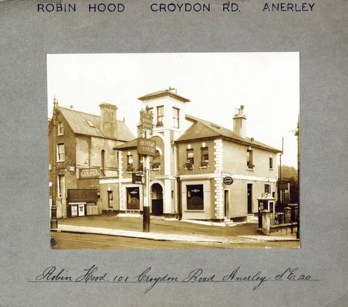 Framed Print : Photograph of Robin Hood PH, Anerley, Greater London Framed Print : Photograph of Robin Hood PH, Anerley, Greater London
