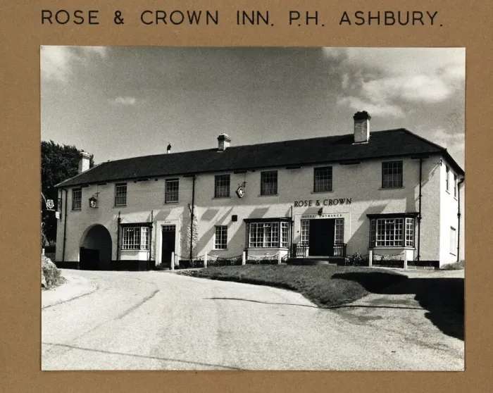 Framed Print : Photograph of Rose & Crown PH, Ashbury, Wiltshire Framed Print : Photograph of Rose & Crown PH, Ashbury, Wiltshire