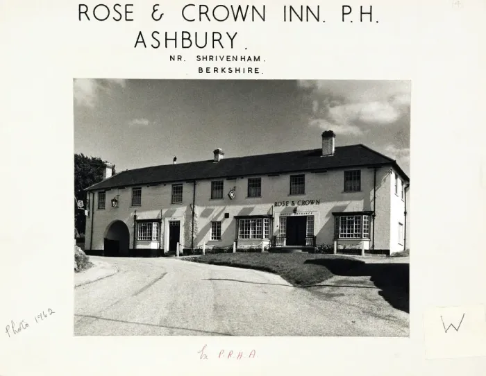 Framed Print : Photograph of Rose & Crown PH, Ashbury, Wiltshire Framed Print : Photograph of Rose & Crown PH, Ashbury, Wiltshire