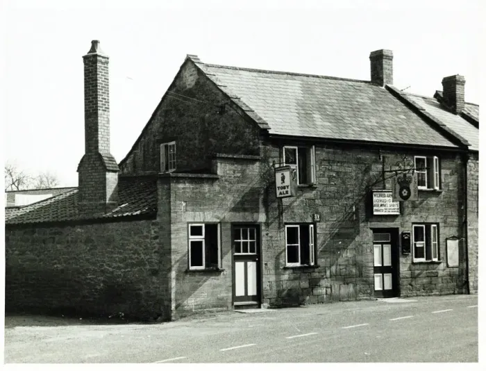 Framed Print : Photograph of Rose & Crown PH, Martock, Somerset Framed Print : Photograph of Rose & Crown PH, Martock, Somerset