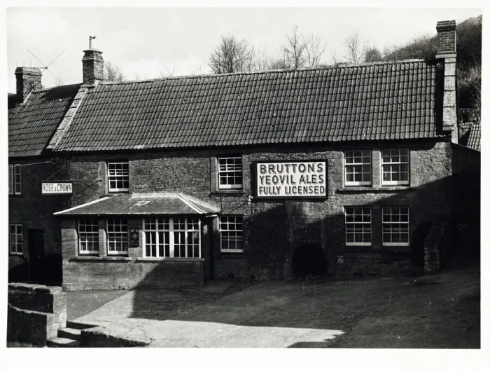 Framed Print : Photograph of Rose & Crown PH, Stoke under Ham, Somerset Framed Print : Photograph of Rose & Crown PH, Stoke under Ham, Somerset