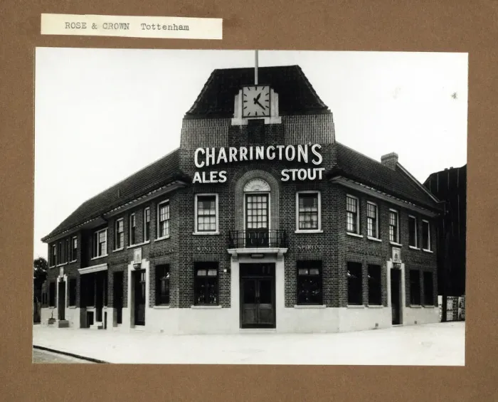 Framed Print : Photograph of Rose & Crown PH, Tottenham, London Framed Print : Photograph of Rose & Crown PH, Tottenham, London