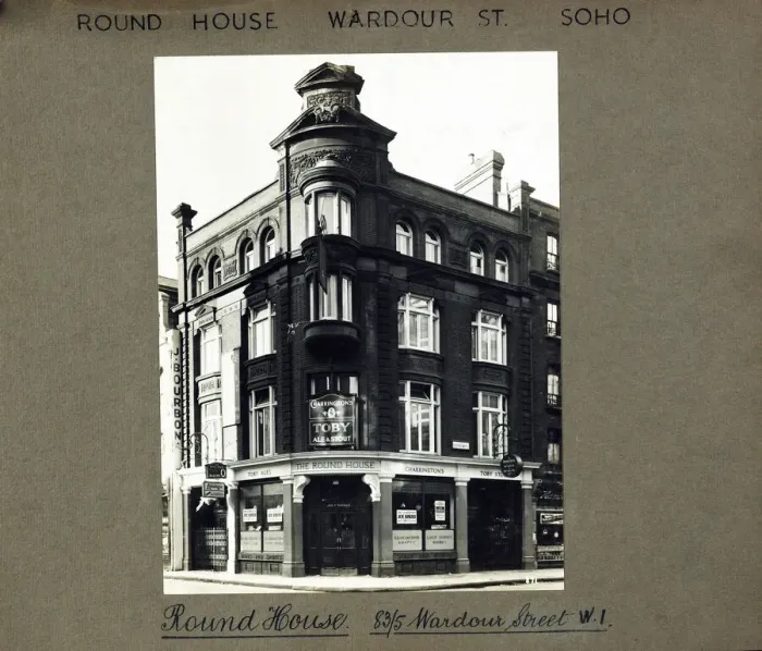 Framed Print : Photograph of Round House PH, Soho, London Framed Print : Photograph of Round House PH, Soho, London