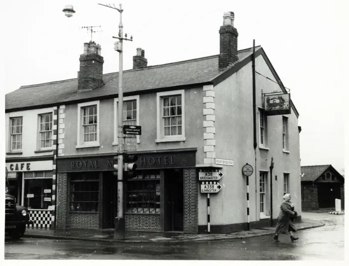 Framed Print : Photograph of Royal Mail PH, Taunton, Somerset Framed Print : Photograph of Royal Mail PH, Taunton, Somerset