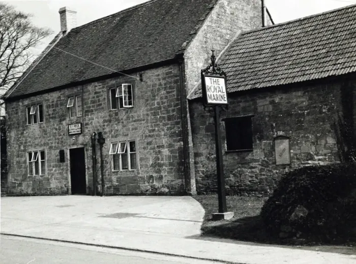 Framed Print : Photograph of Royal Marine Inn, Martock, Somerset Framed Print : Photograph of Royal Marine Inn, Martock, Somerset