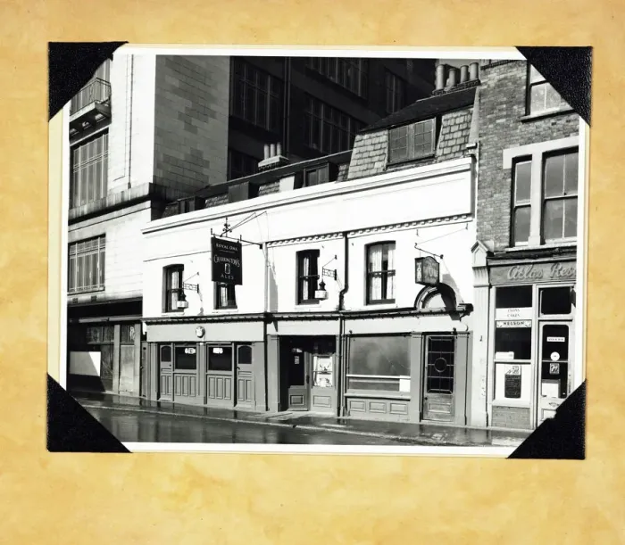 Framed Print : Photograph of Royal Oak PH, Croydon, Surrey Framed Print : Photograph of Royal Oak PH, Croydon, Surrey