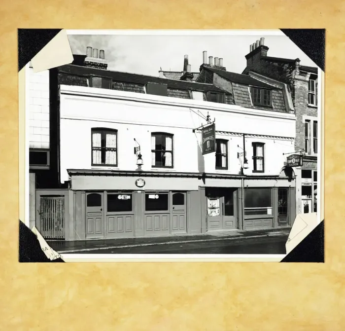 Framed Print : Photograph of Royal Oak PH, Croydon, Surrey Framed Print : Photograph of Royal Oak PH, Croydon, Surrey