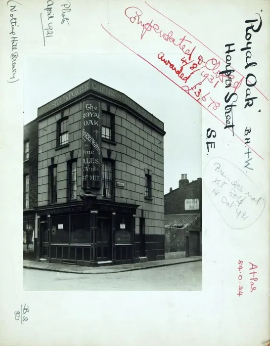 Framed Print : Photograph of Royal Oak PH, Newington, London Framed Print : Photograph of Royal Oak PH, Newington, London