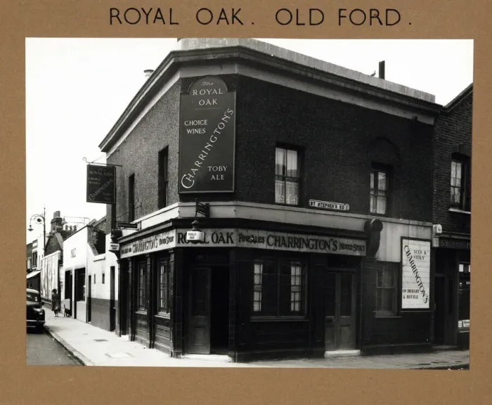 Framed Print : Photograph of Royal Oak PH, Old Ford, London Framed Print : Photograph of Royal Oak PH, Old Ford, London