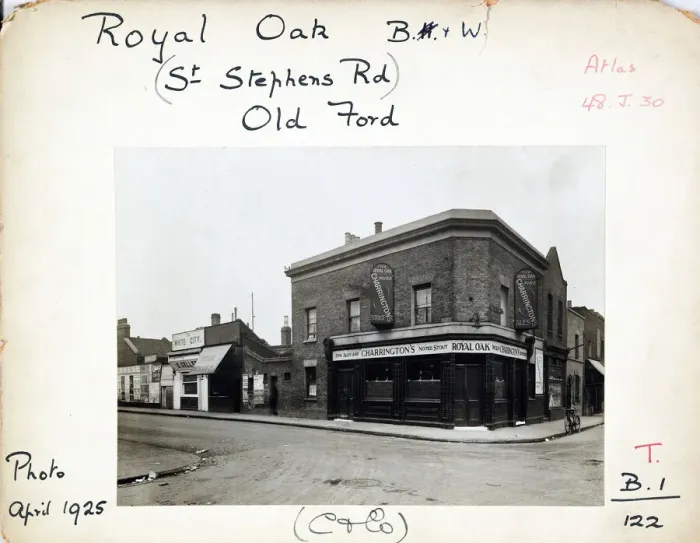 Framed Print : Photograph of Royal Oak PH, Old Ford, London Framed Print : Photograph of Royal Oak PH, Old Ford, London