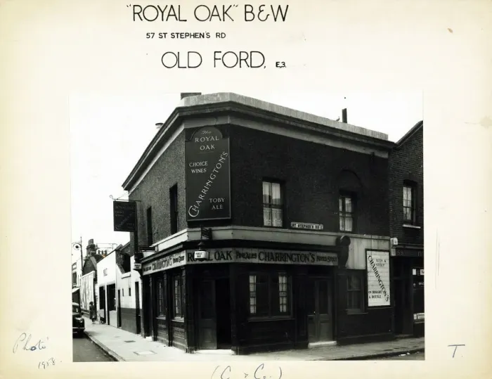 Framed Print : Photograph of Royal Oak PH, Old Ford, London Framed Print : Photograph of Royal Oak PH, Old Ford, London