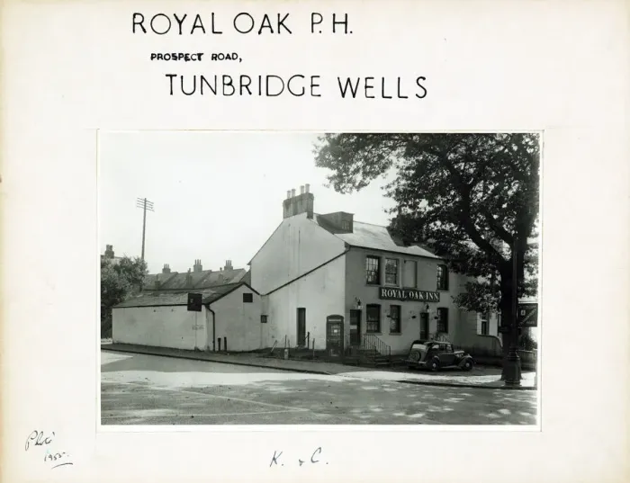 Framed Print : Photograph of Royal Oak PH, Tunbridge Wells, Kent Framed Print : Photograph of Royal Oak PH, Tunbridge Wells, Kent