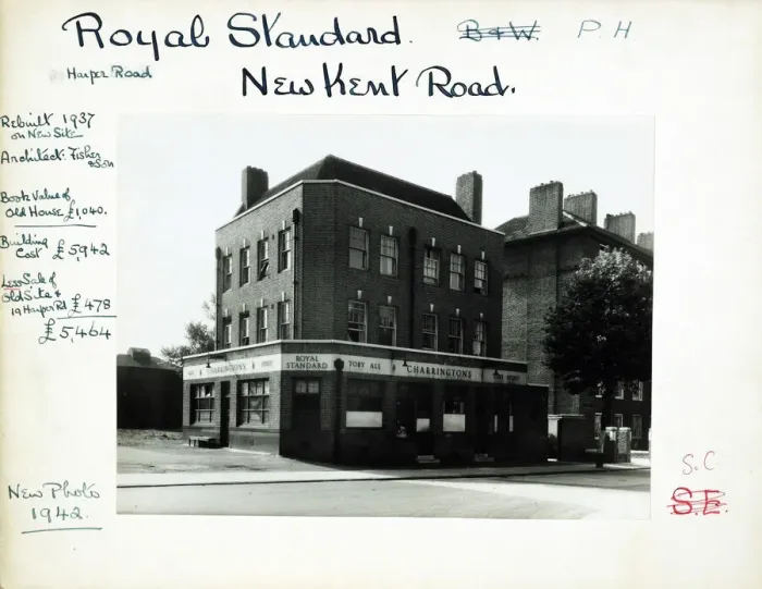 Framed Print : Photograph of Royal Standard PH, New Kent Road (New), London Framed Print : Photograph of Royal Standard PH, New Kent Road (New), London
