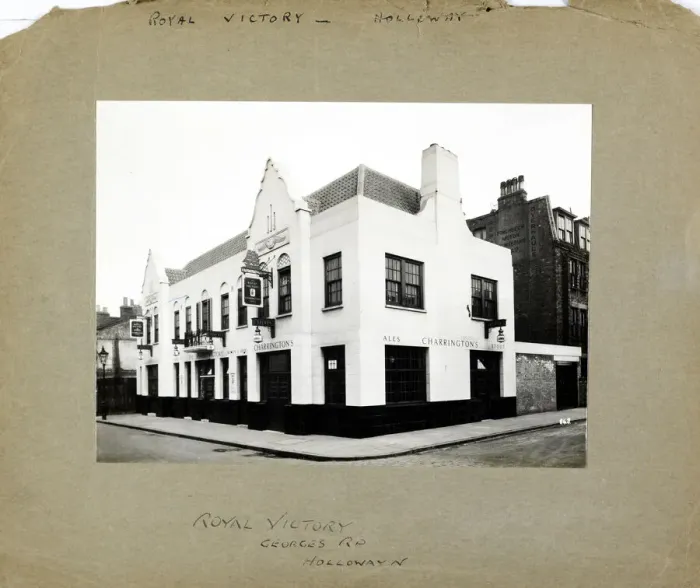Framed Print : Photograph of Royal Victory PH, Holloway, London Framed Print : Photograph of Royal Victory PH, Holloway, London