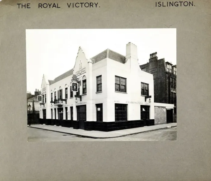 Framed Print : Photograph of Royal Victory PH, Holloway, London Framed Print : Photograph of Royal Victory PH, Holloway, London