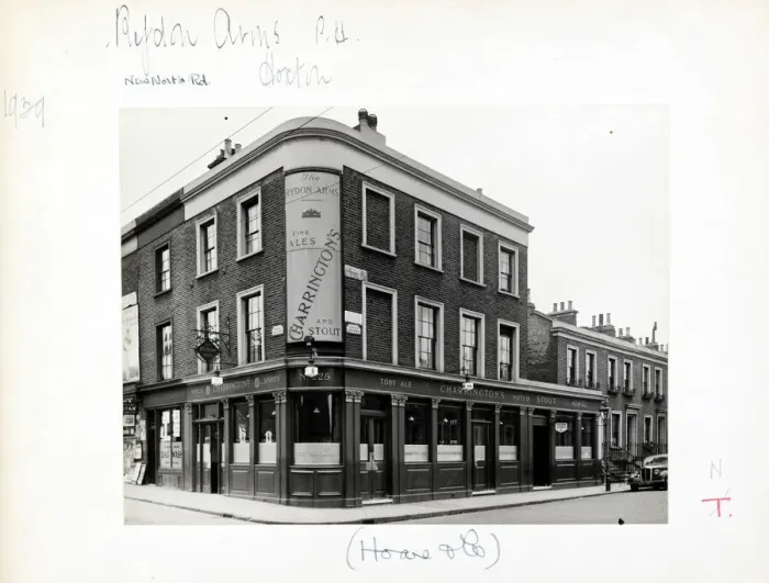 Framed Print : Photograph of Rydon Arms, Hoxton, London Framed Print : Photograph of Rydon Arms, Hoxton, London