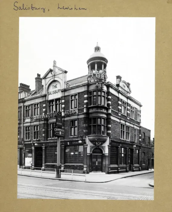Framed Print : Photograph of Salisbury Arms, Lewisham, London Framed Print : Photograph of Salisbury Arms, Lewisham, London