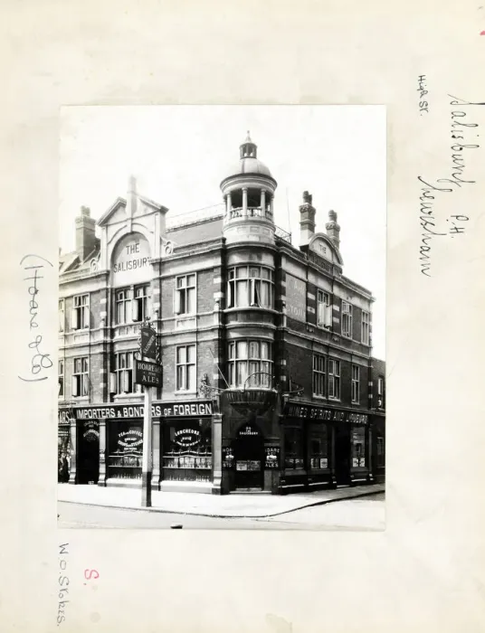 Framed Print : Photograph of Salisbury Arms, Lewisham, London Framed Print : Photograph of Salisbury Arms, Lewisham, London
