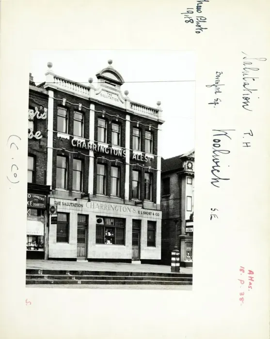 Framed Print : Photograph of Salutation PH, Woolwich, London Framed Print : Photograph of Salutation PH, Woolwich, London