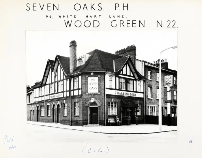Framed Print : Photograph of Seven Oaks PH, Wood Green, London