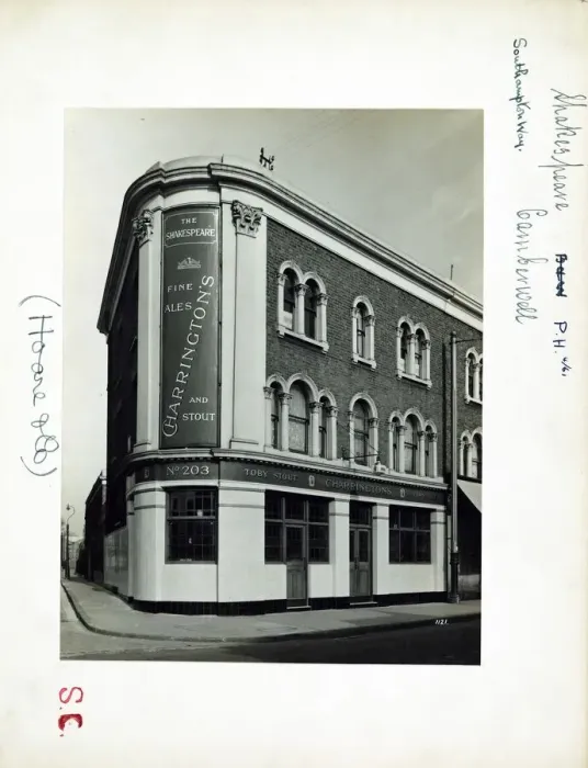 Framed Print : Photograph of Shakespeare PH, Camberwell, London Framed Print : Photograph of Shakespeare PH, Camberwell, London