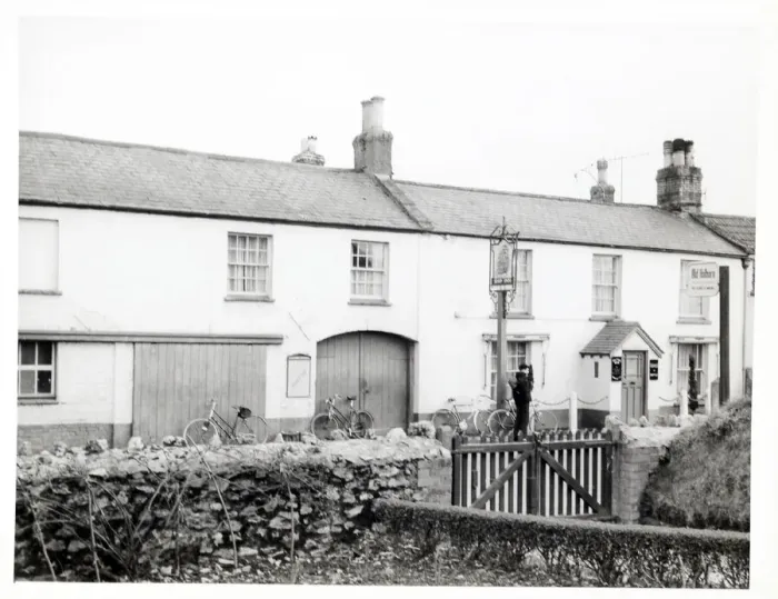 Framed Print : Photograph of Ship Inn, Chard, Somerset Framed Print : Photograph of Ship Inn, Chard, Somerset